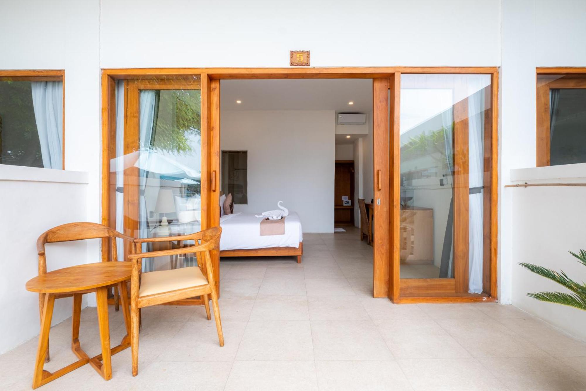 Amp Beach House Toyapakeh Bagian luar foto